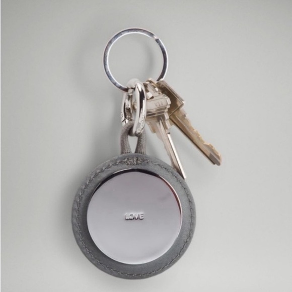 NWT Lululemon Unisex Logo Bag Charm & Keychain Silver/Silver Drop - Picture 5 of 7